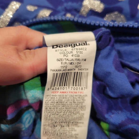 Desigual Kids Size 11/12 Zip Up Hoodie Reversible Blue Floral Small Flaw - Picture 7 of 7